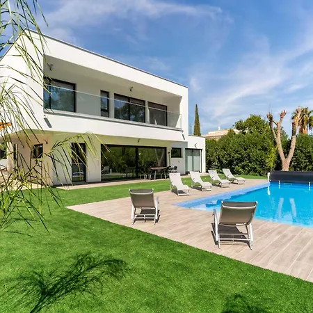 Ferienhaus Luxury Private Pool, Parking, Free Wifi Portimão
