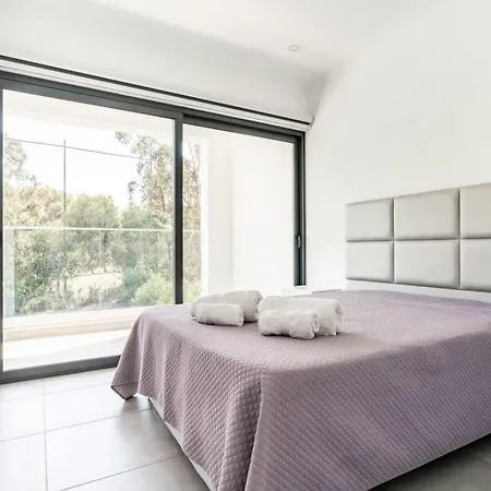 Luxury Private Pool, Parking, Free Wifi Ferienhaus
