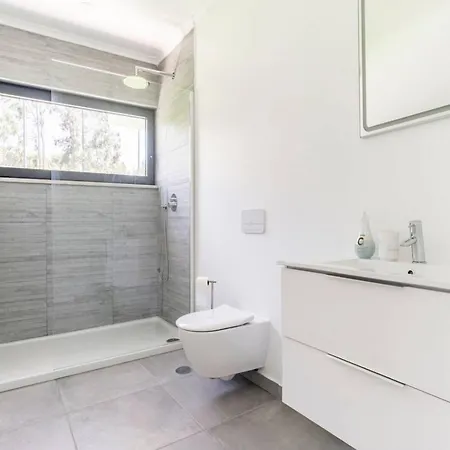 Holiday home Luxury Private Pool, Parking, Free Wifi