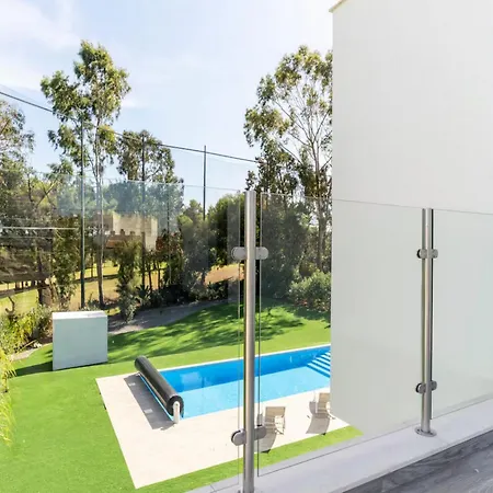 Holiday home Luxury Private Pool, Parking, Free Wifi *